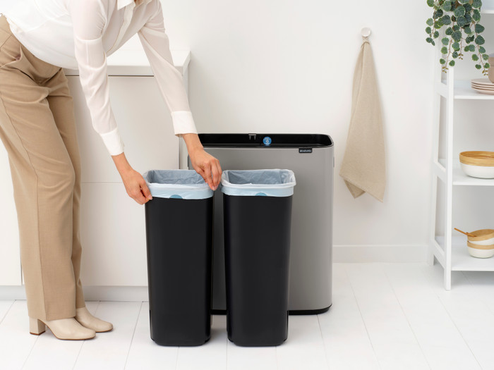 Brabantia Bo Touch Bin Mülleimer 2 x 30 Liter Soft Grey produkt in gebrauch