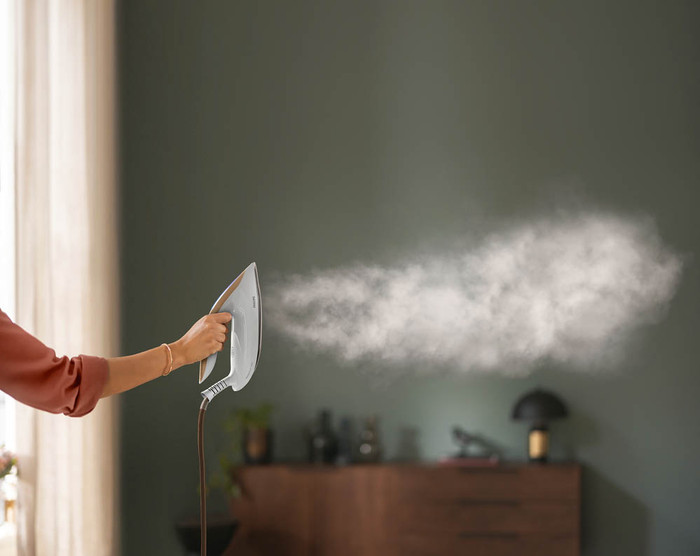 Philips 7000 Series PerfectCare PSG7040/10 product in use