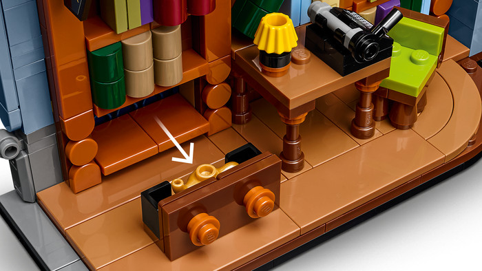 LEGO Icons Bookend: Bookstore 11379 detail