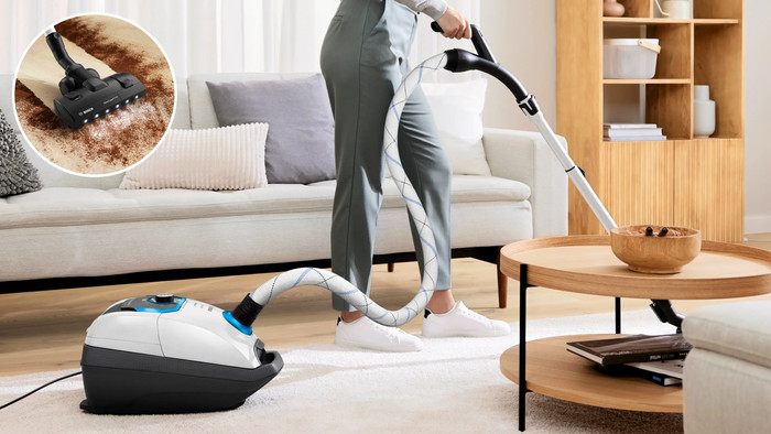 Bosch Series 8 In'genius ProSilence BGL8SIL0L product in use