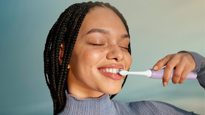 Philips Sonicare 3100 Series HX4033/27 Kräftiges Lila produkt in gebrauch