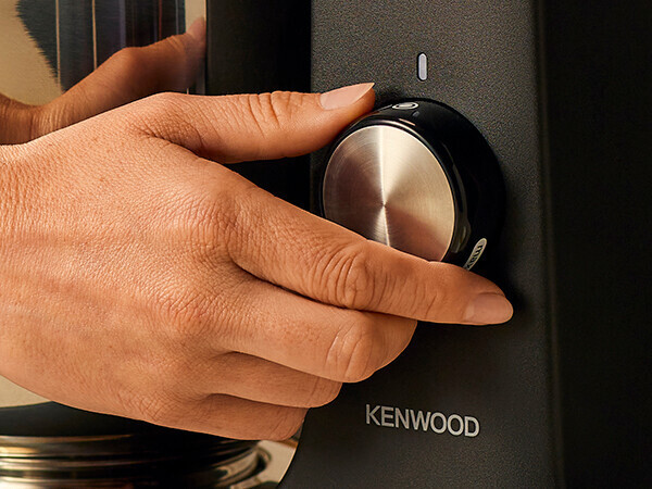 Kenwood kMix KMX751ABK Schwarz produkt in gebrauch