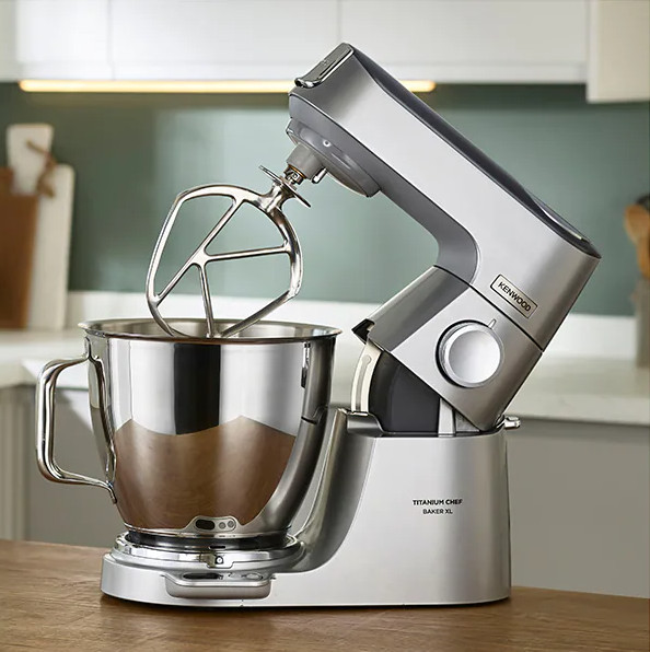 Kenwood Chef Titanium Baker XL KVL85.124SI produkt in gebrauch