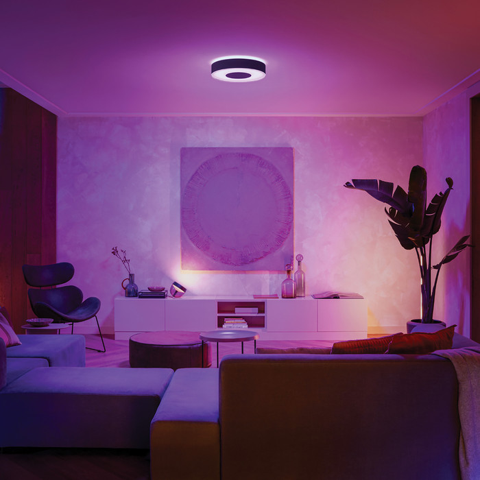 Philips Hue Infuse M Deckenleuchte White & Color Schwarz produkt in gebrauch