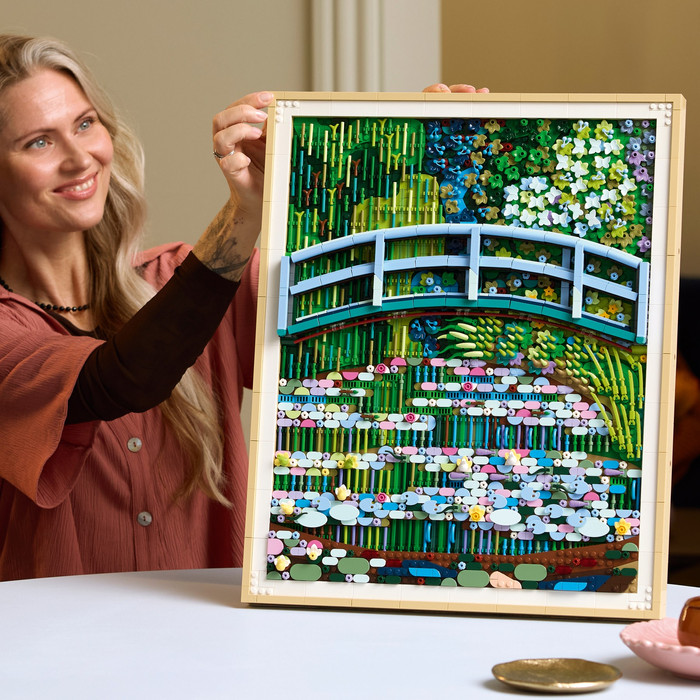 LEGO Art Claude Monet: Brücke über einen Seerosenteich 31220 produkt in gebrauch