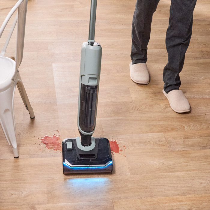Rowenta X-Clean 3 GZ4011 product in use