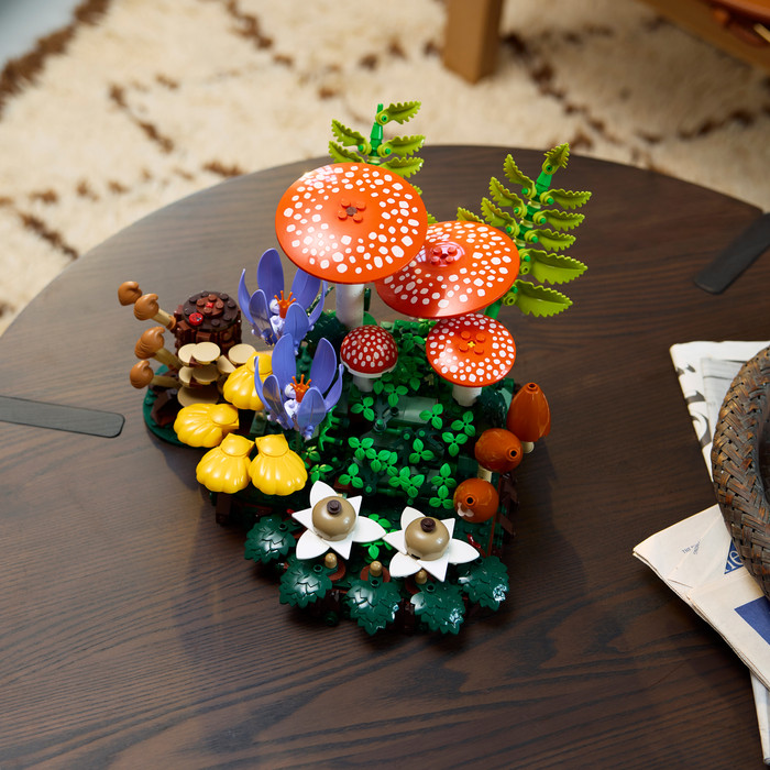 LEGO Botanicals Waldpilze 11505 produkt in gebrauch