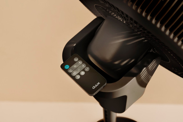 Duux Whisper 3 Black product in use