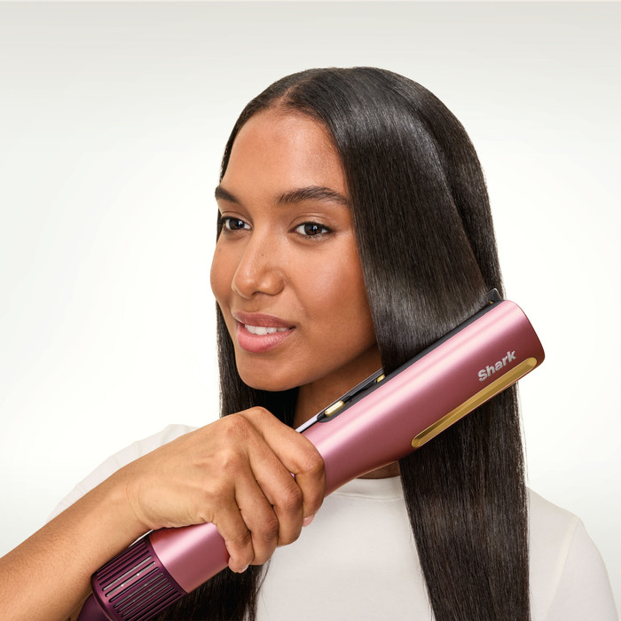 Shark SilkiPro Straight HT401EUPK Rose Petal produkt in gebrauch