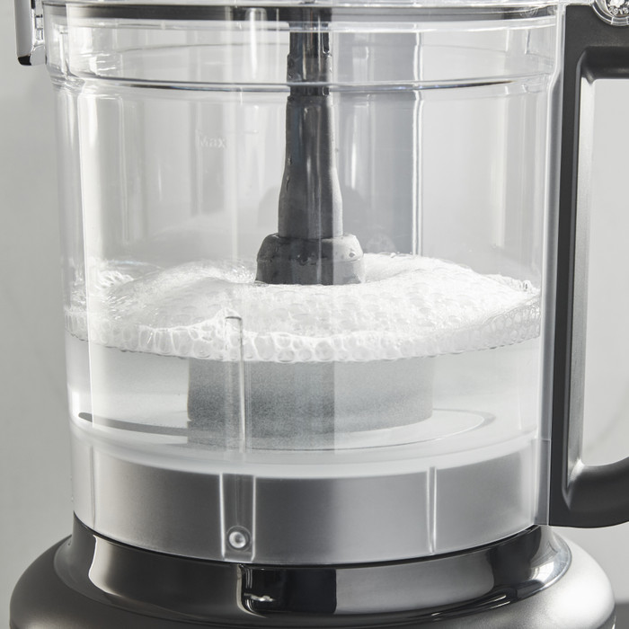 KitchenAid 5KFP1319EBM Mattschwarz produkt in gebrauch