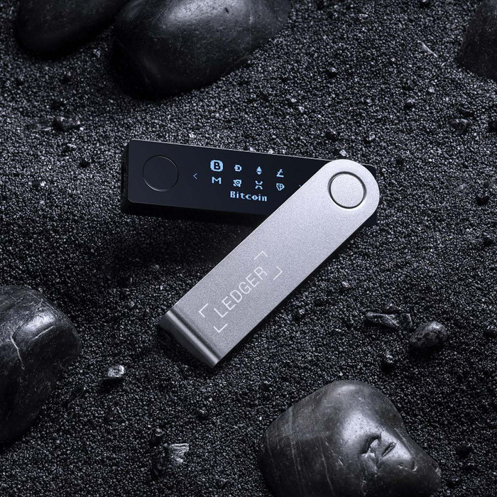 Ledger Nano X Onyx Schwarz produkt in gebrauch