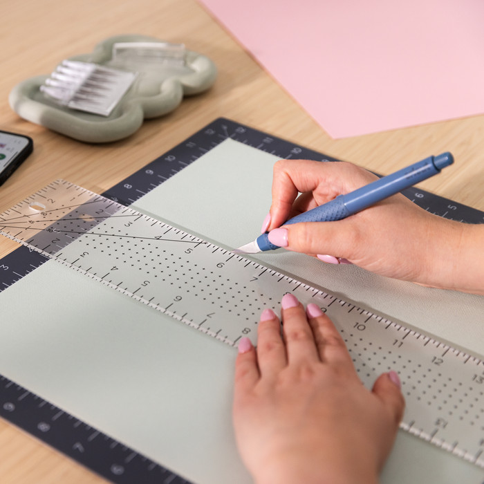 Cricut TrueControl Entgitter- und Messerklingen-Set produkt in gebrauch