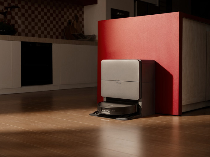 Roborock Saros 20 Sonic Complete Black produkt in gebrauch