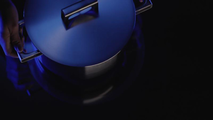 WMF Ultimate Cool Topfset 5-teilig + Glasdeckel produkt in gebrauch