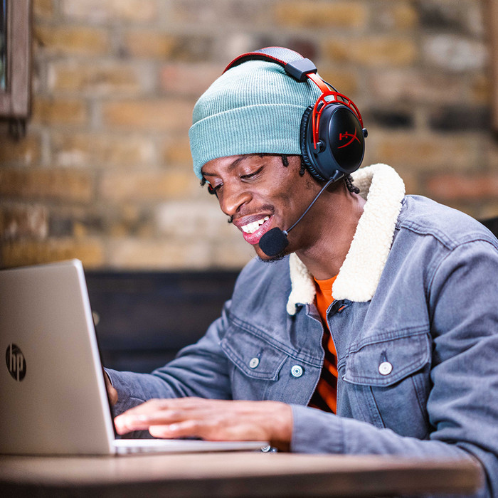 HyperX Cloud Alpha Kabelloses Gaming-Headset produkt in gebrauch