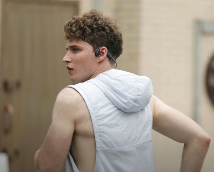 Shokz OpenMove Grau produkt in gebrauch