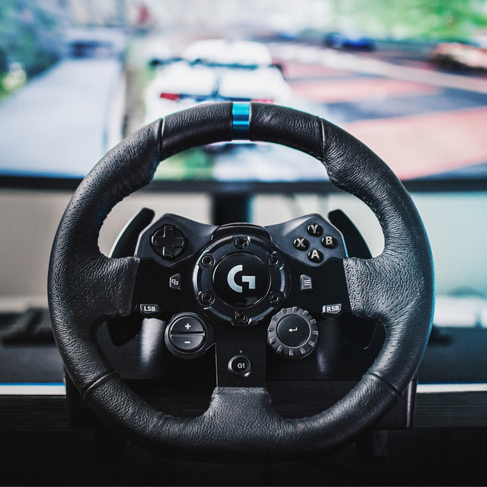 Logitech G923 TRUEFORCE - Lenkrad mit Force Feedback für den PC produkt in gebrauch