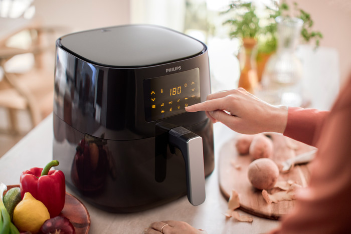 Philips Airfryer XL HD9270/70 product in use