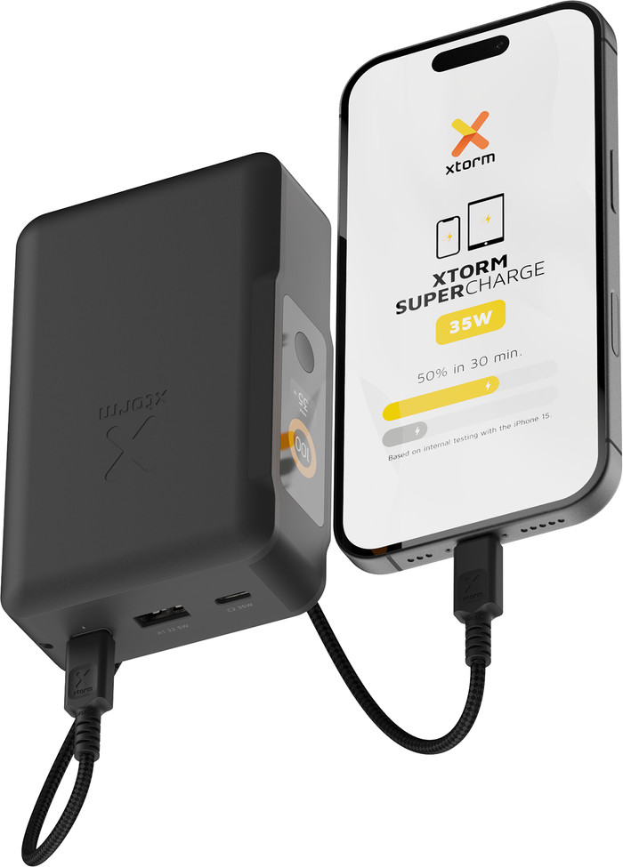 Xtorm NextGen 35 W Powerbank 20.000 mAh Schwarz produkt in gebrauch