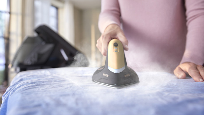 Philips PerfectCare 8000 Series PSG8130/80 produkt in gebrauch