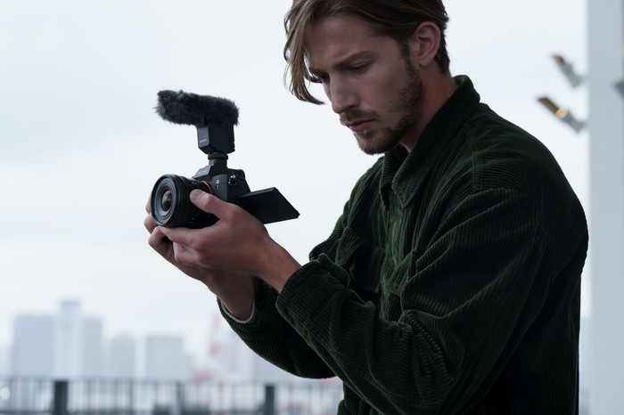 Sony E PZ 10-20mm F4 G product in use