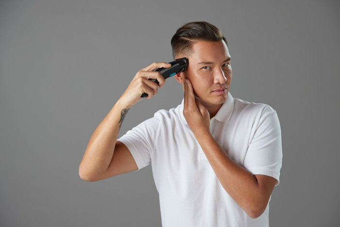 Remington Power-X Series X6 Hair Clippers HC6000 product in use