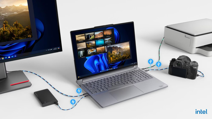 Lenovo ThinkBook 16p G6 IAX - 21R0004LMH QWERTY product in use