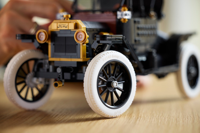 LEGO Icons Ford Model T 11376 produkt in gebrauch