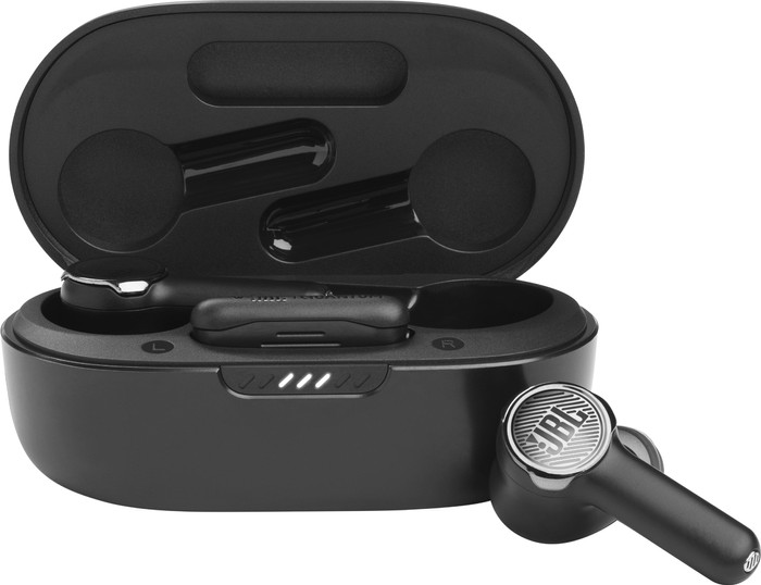 JBL Quantum TWS front