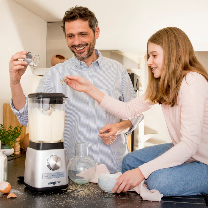 Magimix Power Blender 4 Matte Chrome product in use