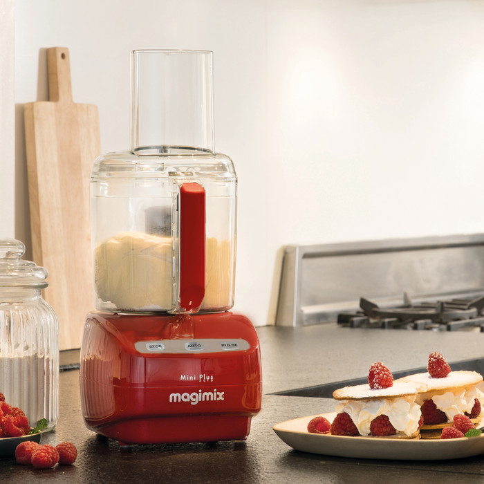 Magimix Le Mini Plus Red product in use