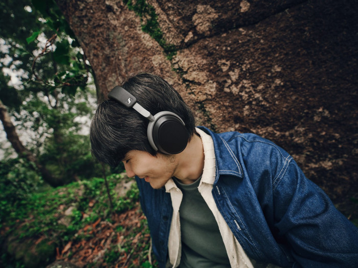 Sennheiser HDB 630 product in use