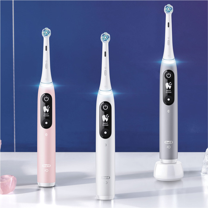 Oral-B iO 6n White Value Pack product in use