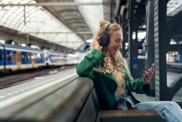 Philips TAH8506 Schwarz produkt in gebrauch