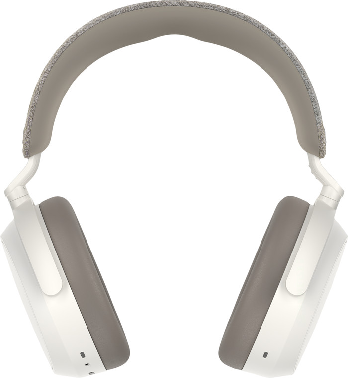 Sennheiser Momentum 4 Wireless White + BlueBuilt Quick Charge Charger with USB-A Port 18W null
