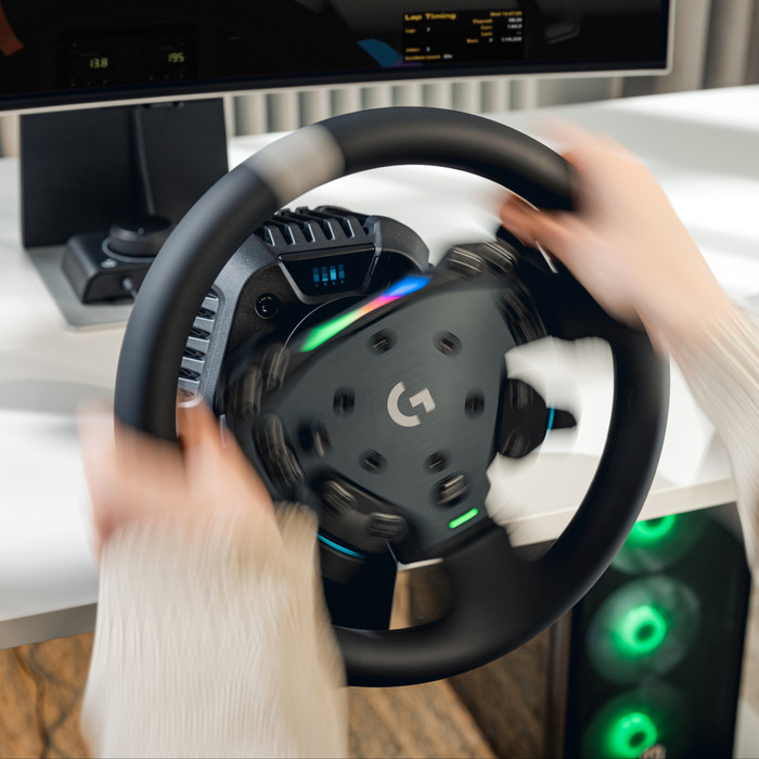 Logitech G RS50 SE System PC + RS Pedale produkt in gebrauch
