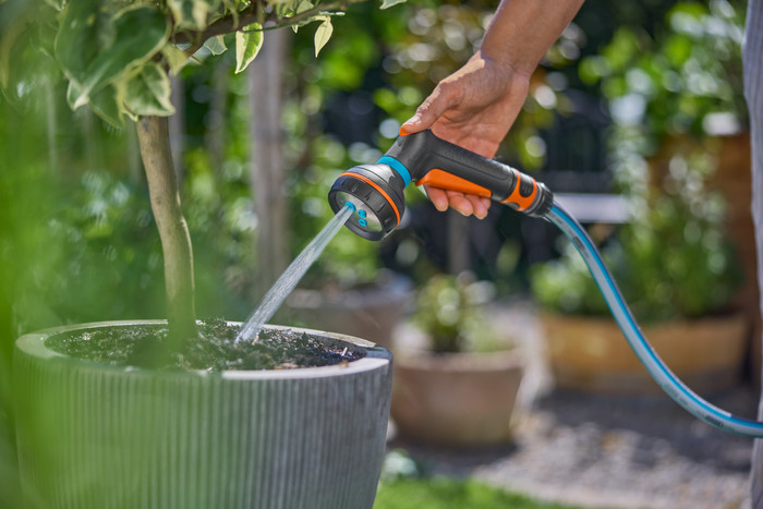 GARDENA Classic Multibrause produkt in gebrauch
