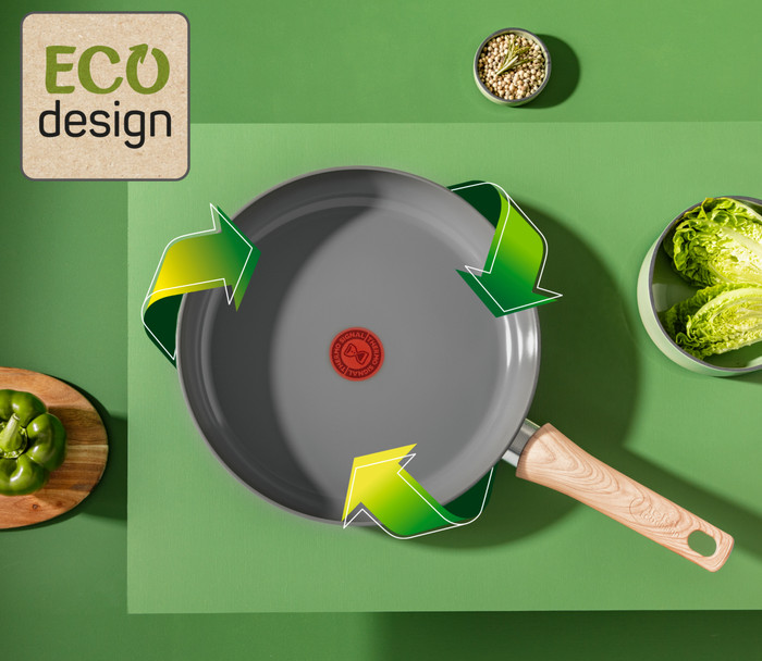 Tefal Renew Ceramic Frying Pan 24cm product in use