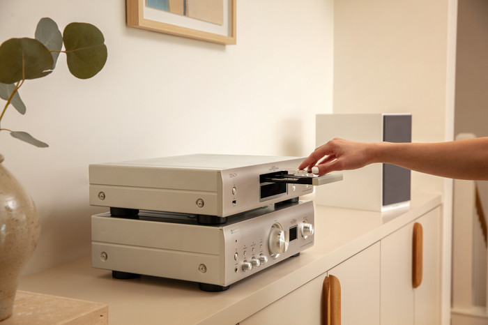 Denon PMA-900HNE Silber produkt in gebrauch