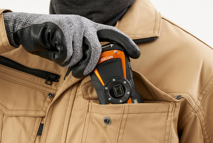 Ricoh WG-80 Orange product in use