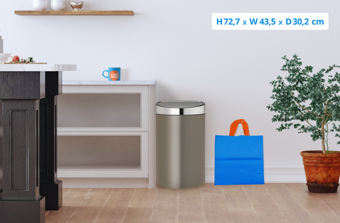 Brabantia Touch Bin 40L Platinum + Trash Bags (120 units) visual Coolblue 1