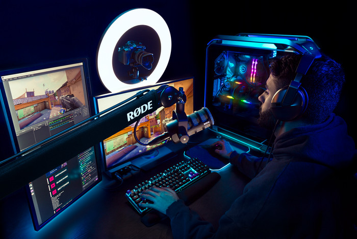 Rode Rodecaster Pro II 2-person bundle product in use