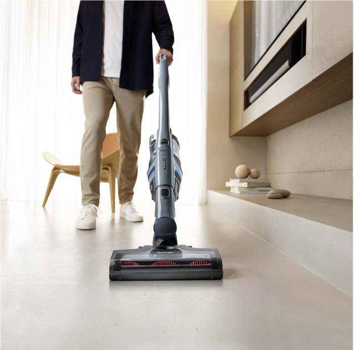 Miele Triflex HX1 Active Graphite Gray product in use