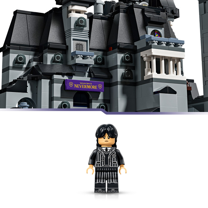 LEGO Wednesday Nevermore Academy 76788 detail