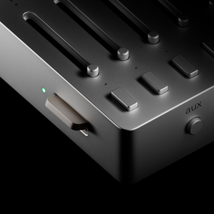 Teenage Engineering TX-6 produkt in gebrauch