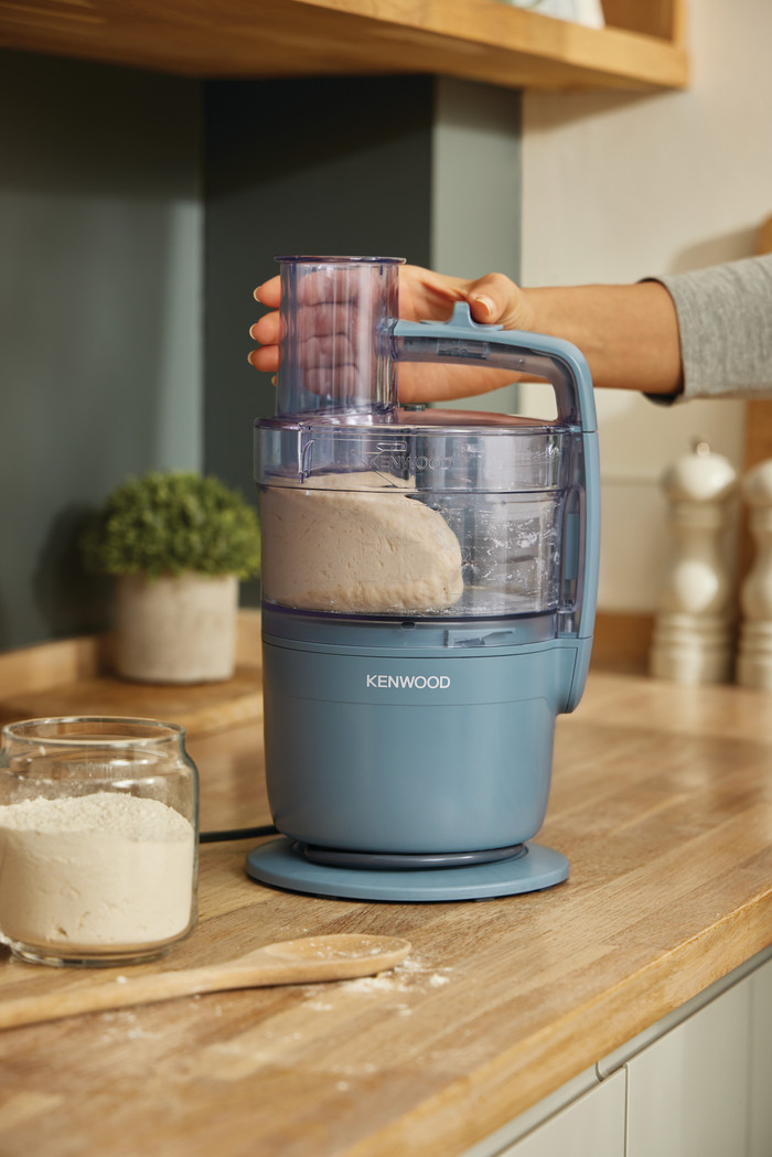 Kenwood Multipro Go FDP23.140GY Storm Grey produkt in gebrauch