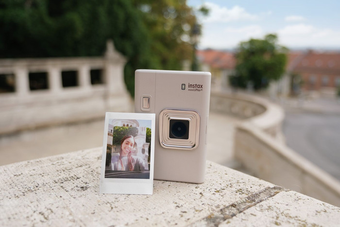 Fujifilm Instax Mini LiPlay+ Sand Beige produkt in gebrauch