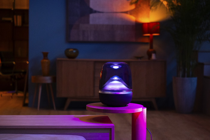 Harman Kardon Aura Studio 5 WiFi Black product in use