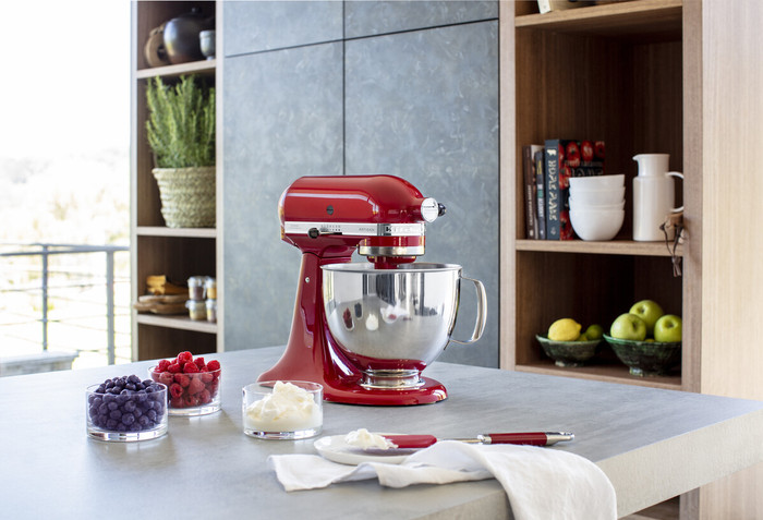 KitchenAid Artisan Mixer 5KSM125 Empire Red product in use
