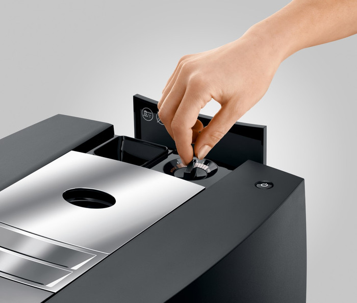 JURA J8 Midnight Silver (EA) produkt in gebrauch